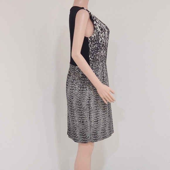 J.taylor Blk & Wht Pat. Print Sheath Dress Sz: 12 - Picture 4 of 11